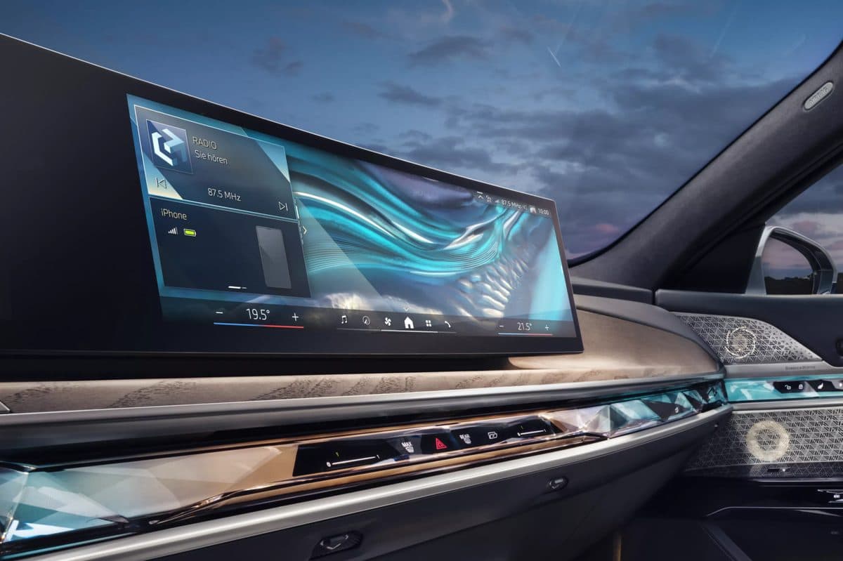 Interior dan dashboard BMW i7
